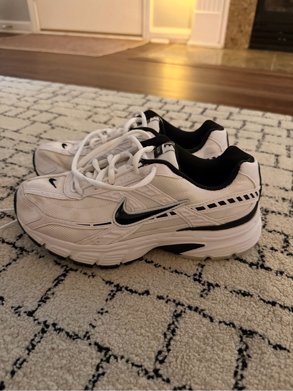 Nike Initiator White & Black Sneakers size 8W/6.5M